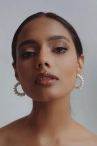 Jenny by Jenny Yoo J1253 Monaco Pearl Hoop Earring #3 thumbnail